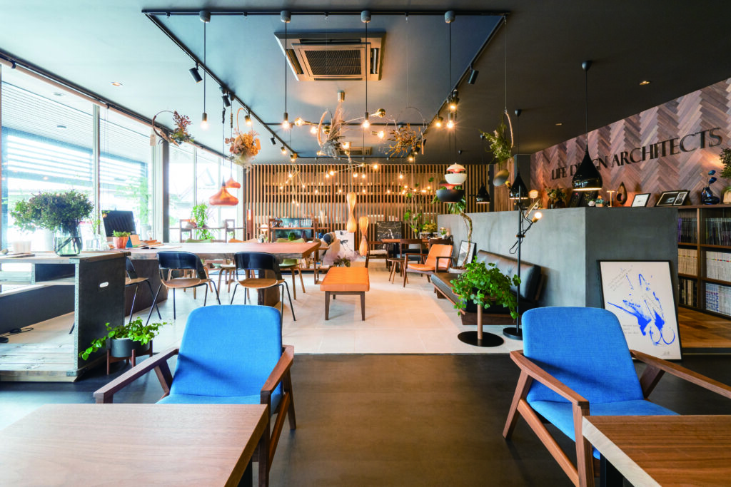 LIFE DESIGN ARCHITECTS（ライフデザイン）の内観 - カフェ風ショールーム